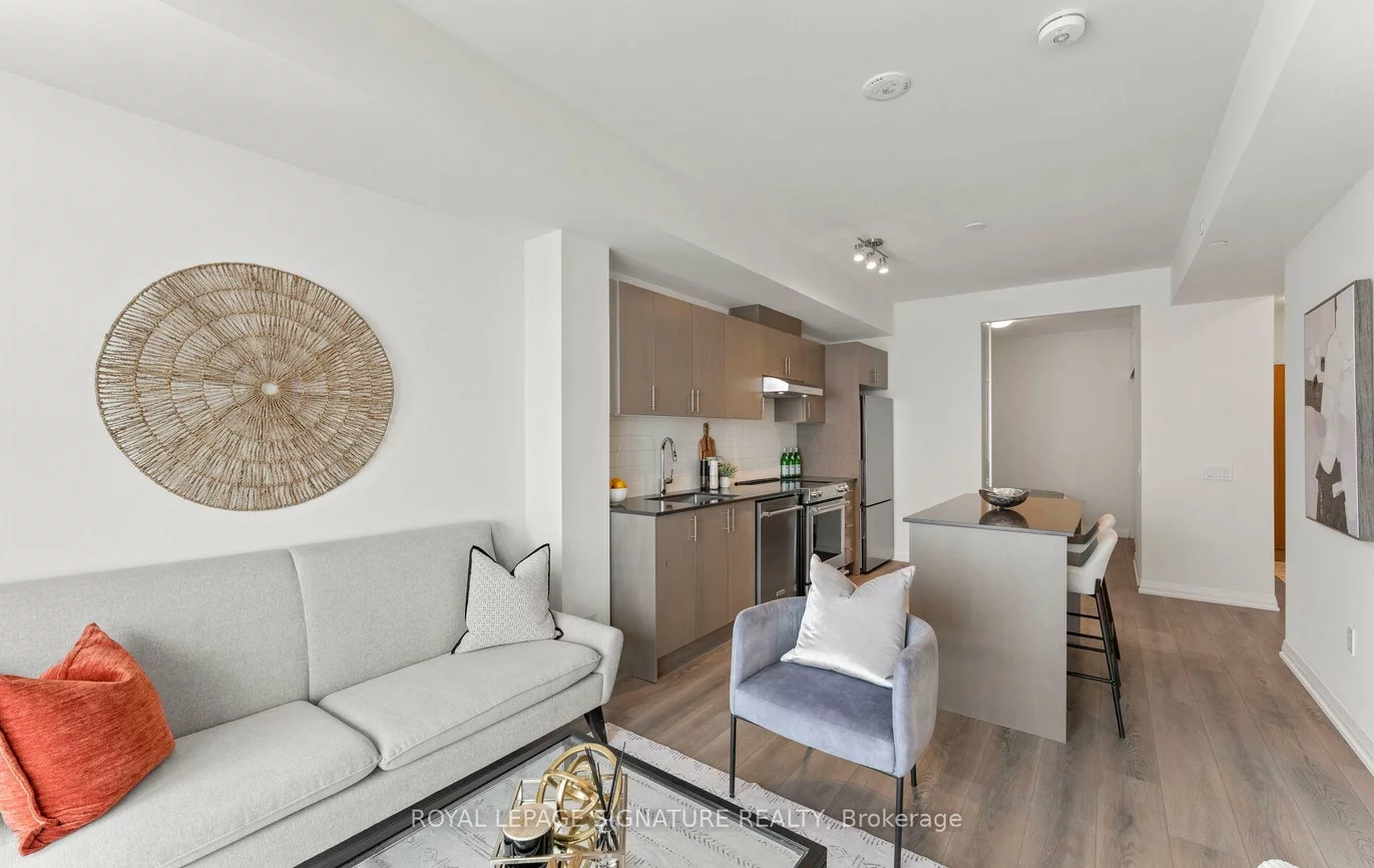 8960, Jane, Vellore Village, Vaughan