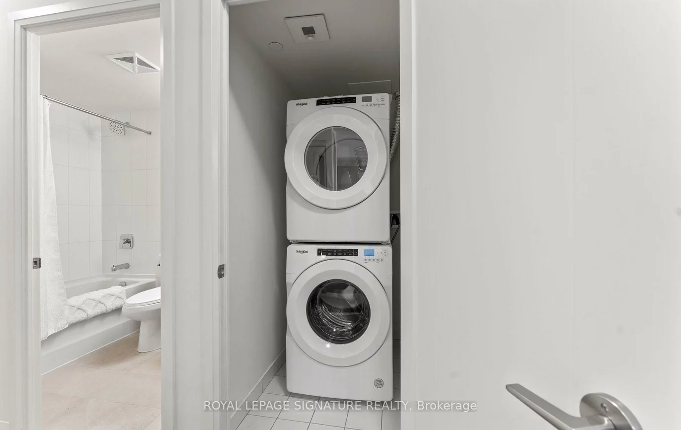 8960, Jane, Vellore Village, Vaughan