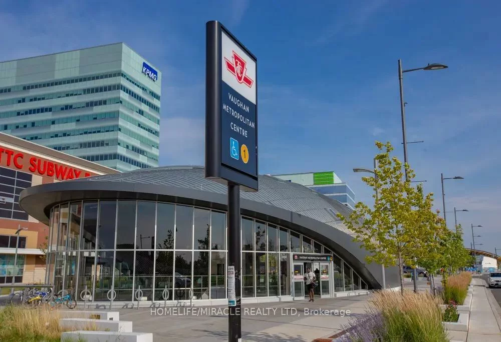 225, Commerce, Vaughan Corporate Centre, Vaughan