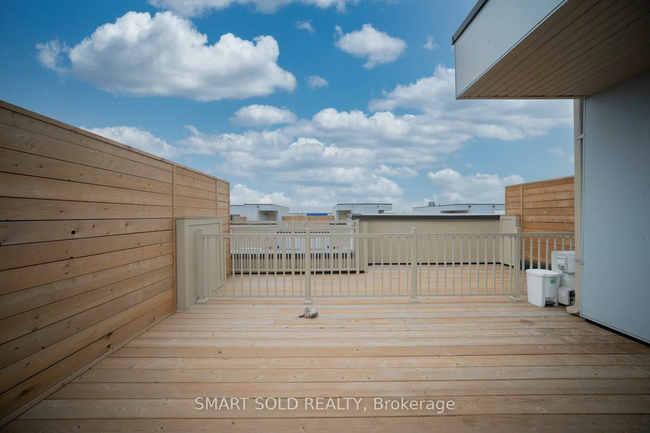 121, Honeycrisp, Vaughan Corporate Centre, Vaughan