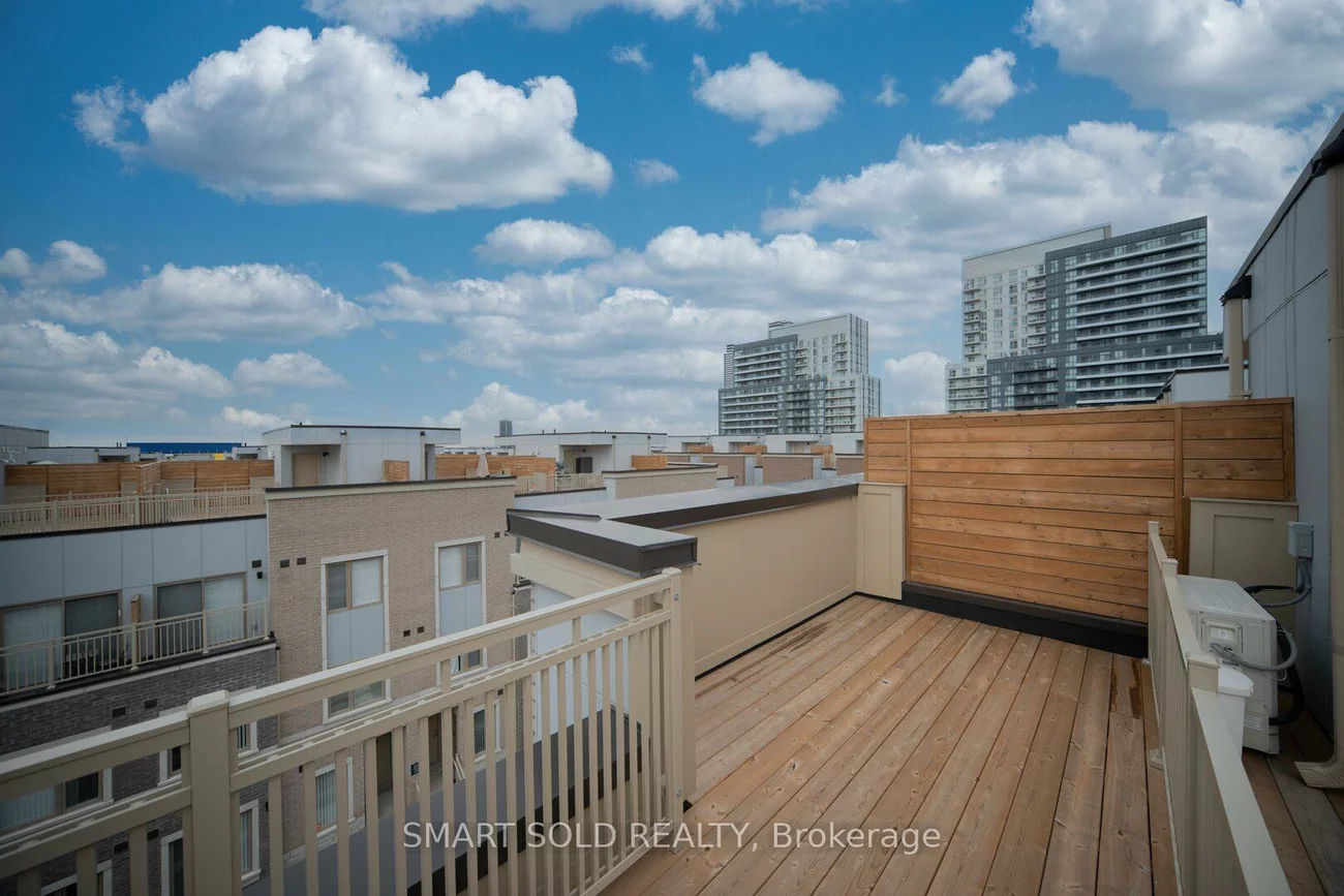 121, Honeycrisp, Vaughan Corporate Centre, Vaughan