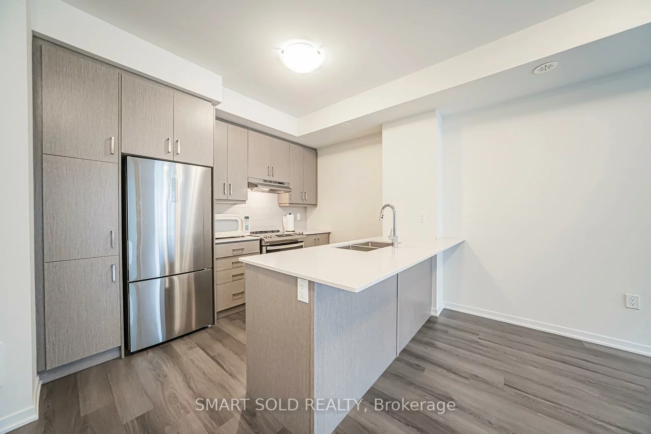 121, Honeycrisp, Vaughan Corporate Centre, Vaughan