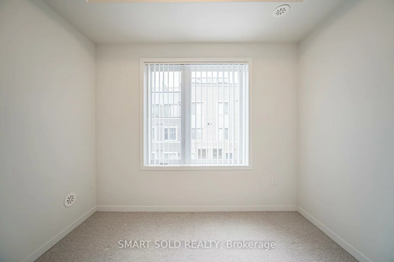 121, Honeycrisp, Vaughan Corporate Centre, Vaughan