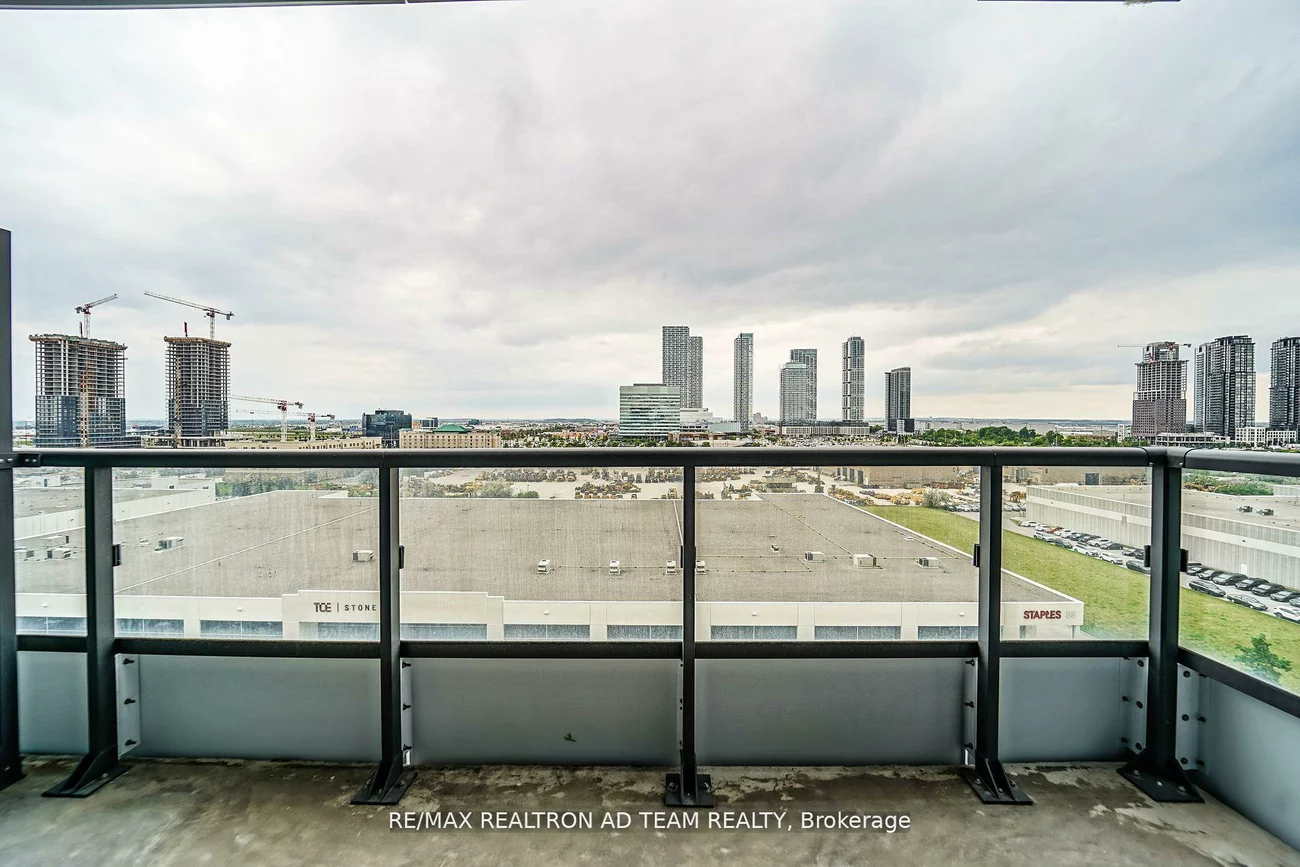 38, Honeycrisp, Vaughan Corporate Centre, Vaughan