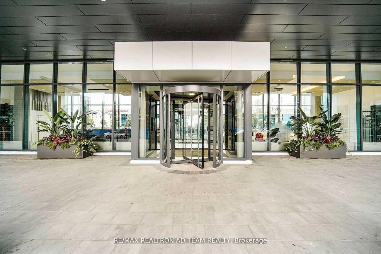 38, Honeycrisp, Vaughan Corporate Centre, Vaughan