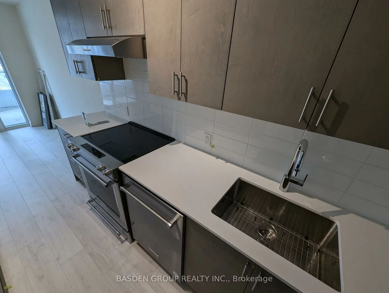 8960, Jane, Vellore Village, Vaughan