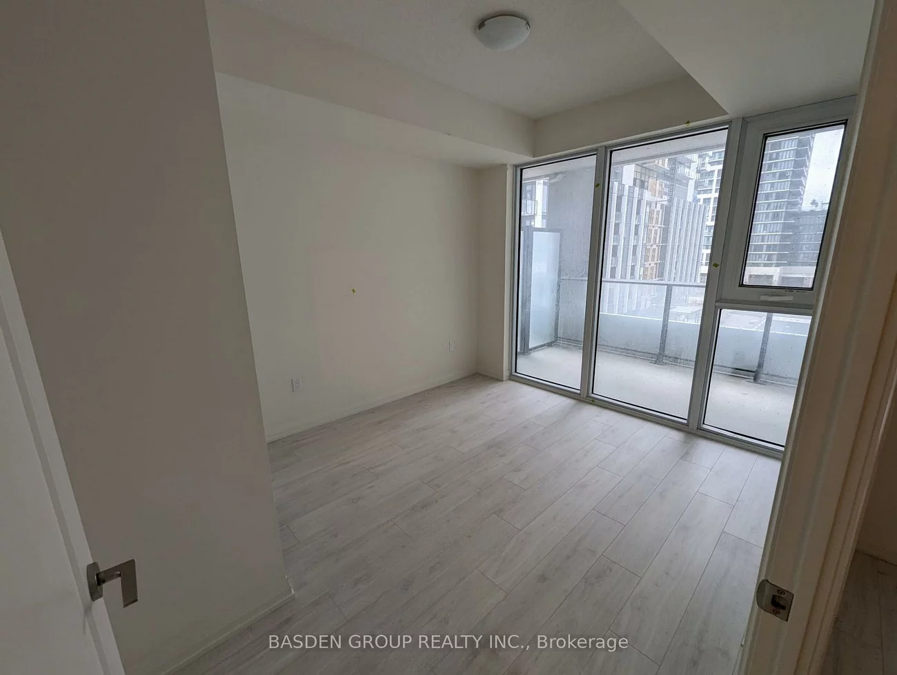 8960, Jane, Vellore Village, Vaughan