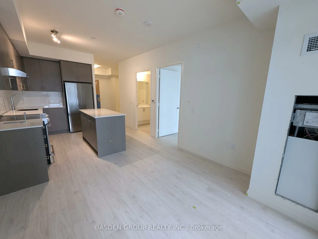 8960, Jane, Vellore Village, Vaughan