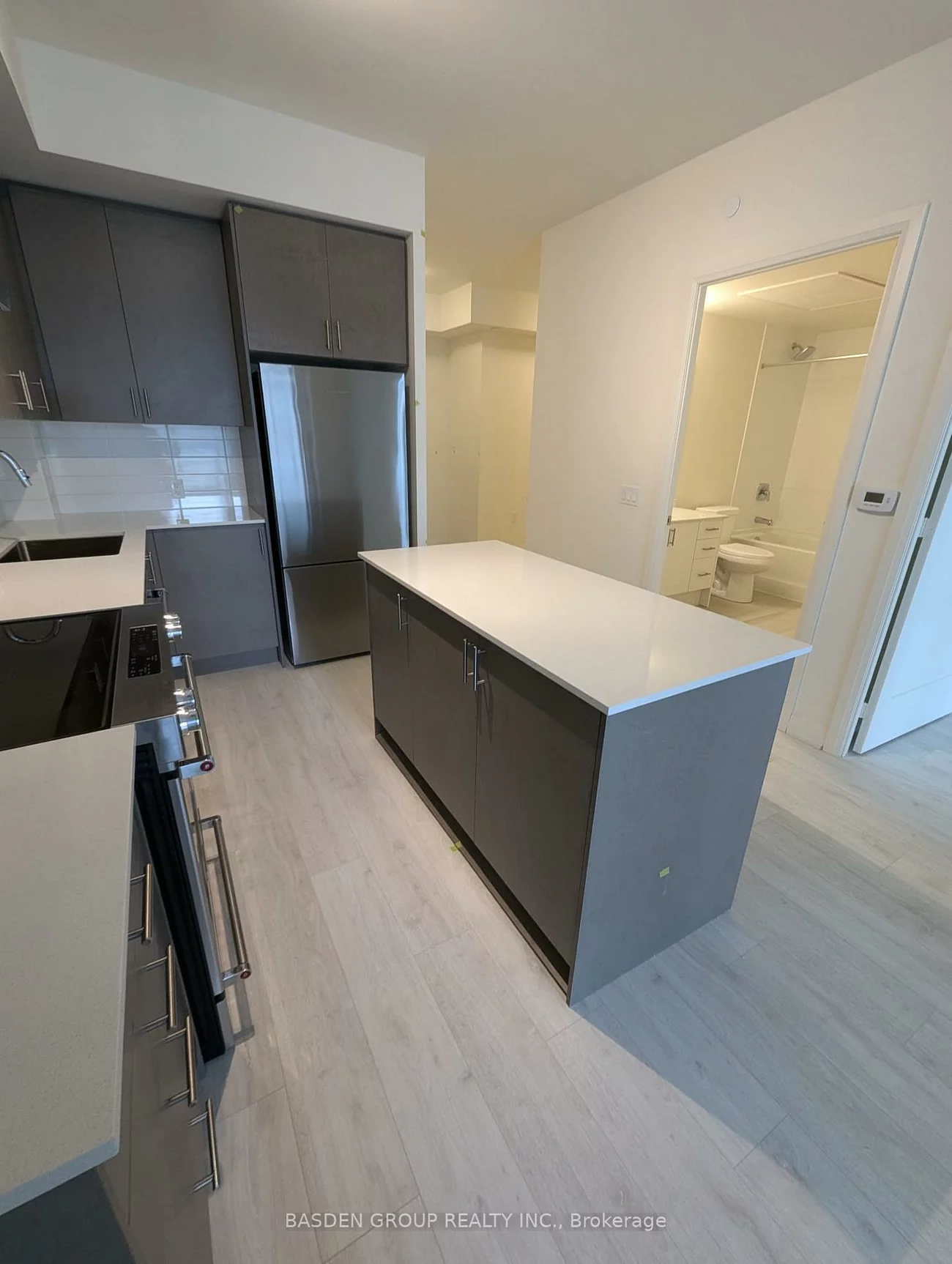 8960, Jane, Vellore Village, Vaughan