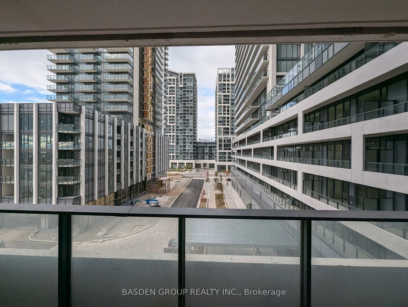 8960, Jane, Vellore Village, Vaughan