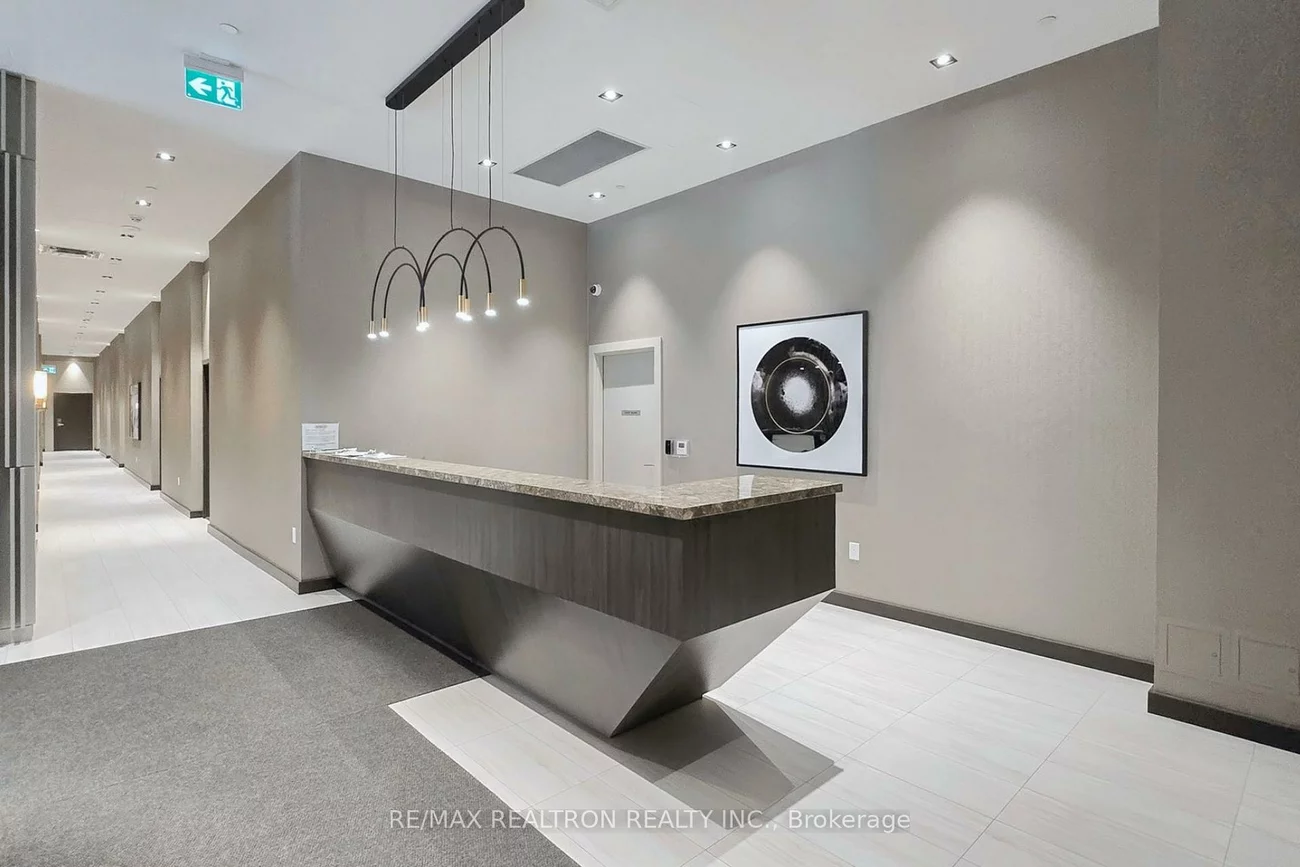 60, Honeycrisp, Vaughan Corporate Centre, Vaughan