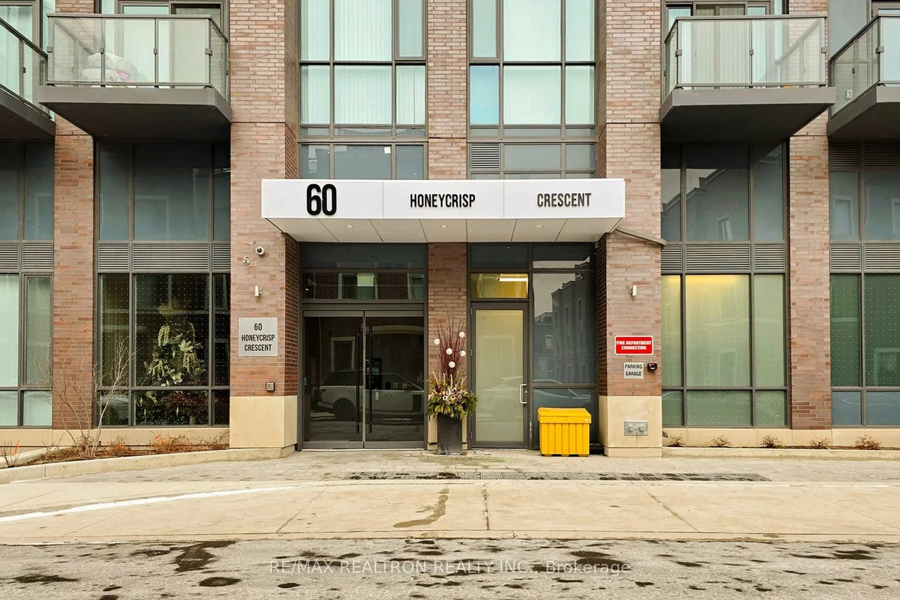 60, Honeycrisp, Vaughan Corporate Centre, Vaughan