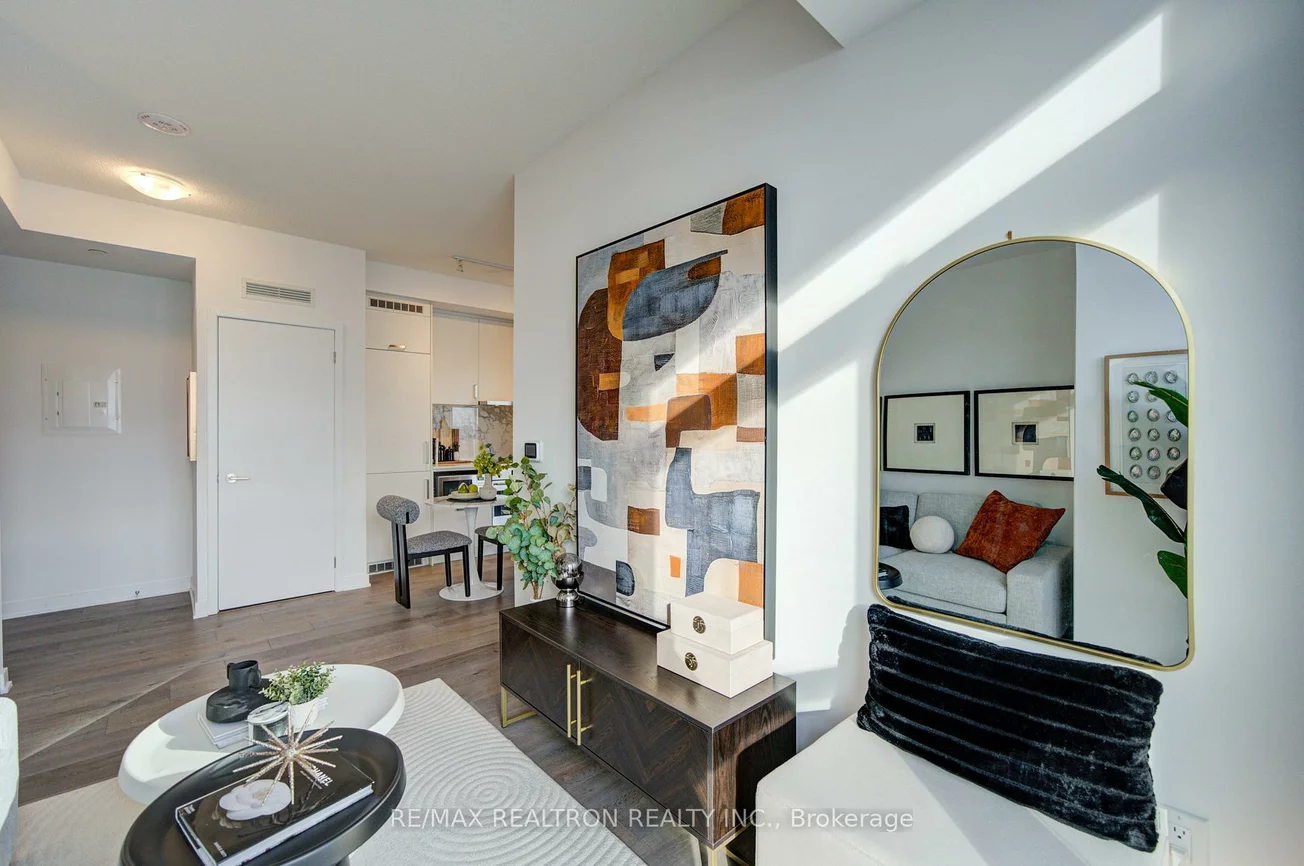 60, Honeycrisp, Vaughan Corporate Centre, Vaughan