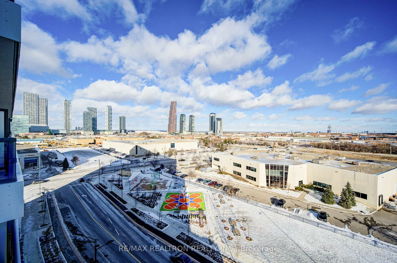 60, Honeycrisp, Vaughan Corporate Centre, Vaughan