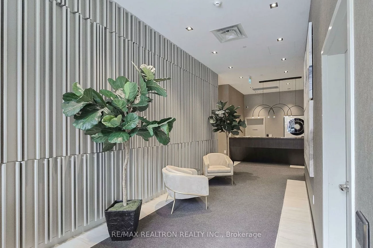 60, Honeycrisp, Vaughan Corporate Centre, Vaughan