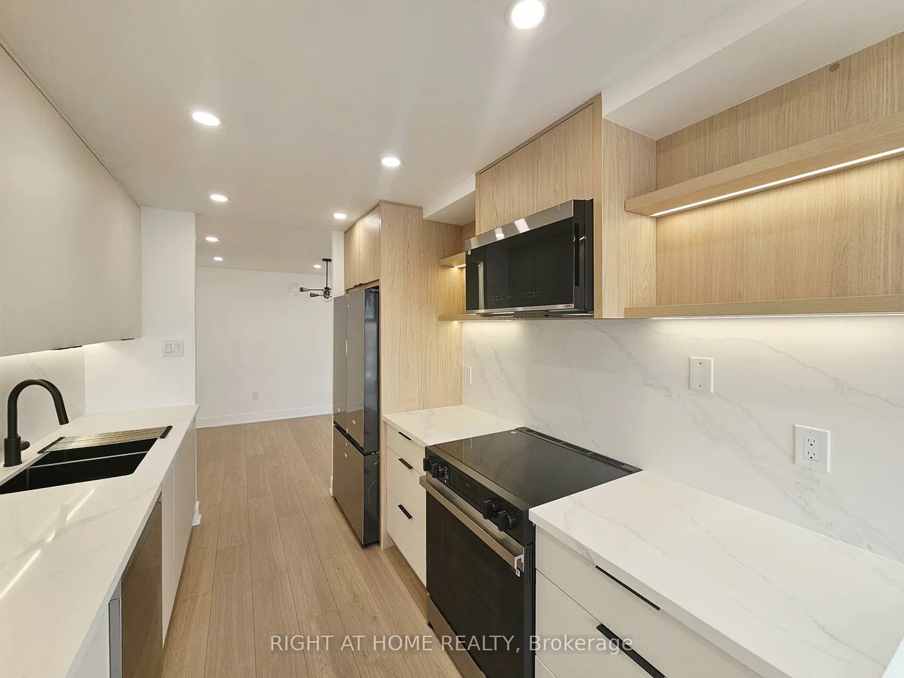 7460, Bathurst, Brownridge, Vaughan