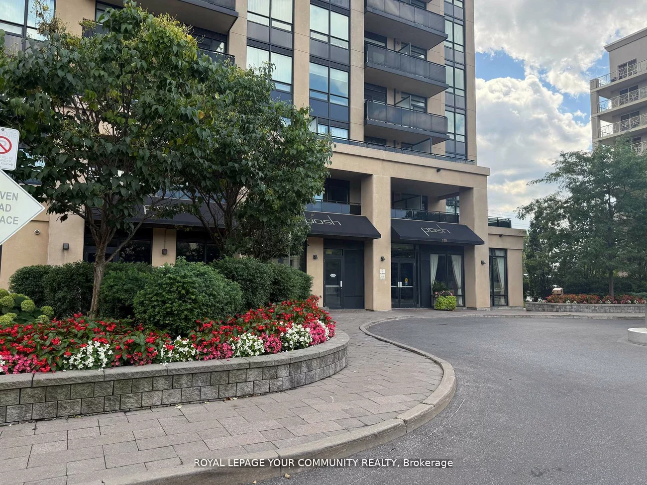 520, Steeles, Crestwood-Springfarm-Yorkhill, Vaughan