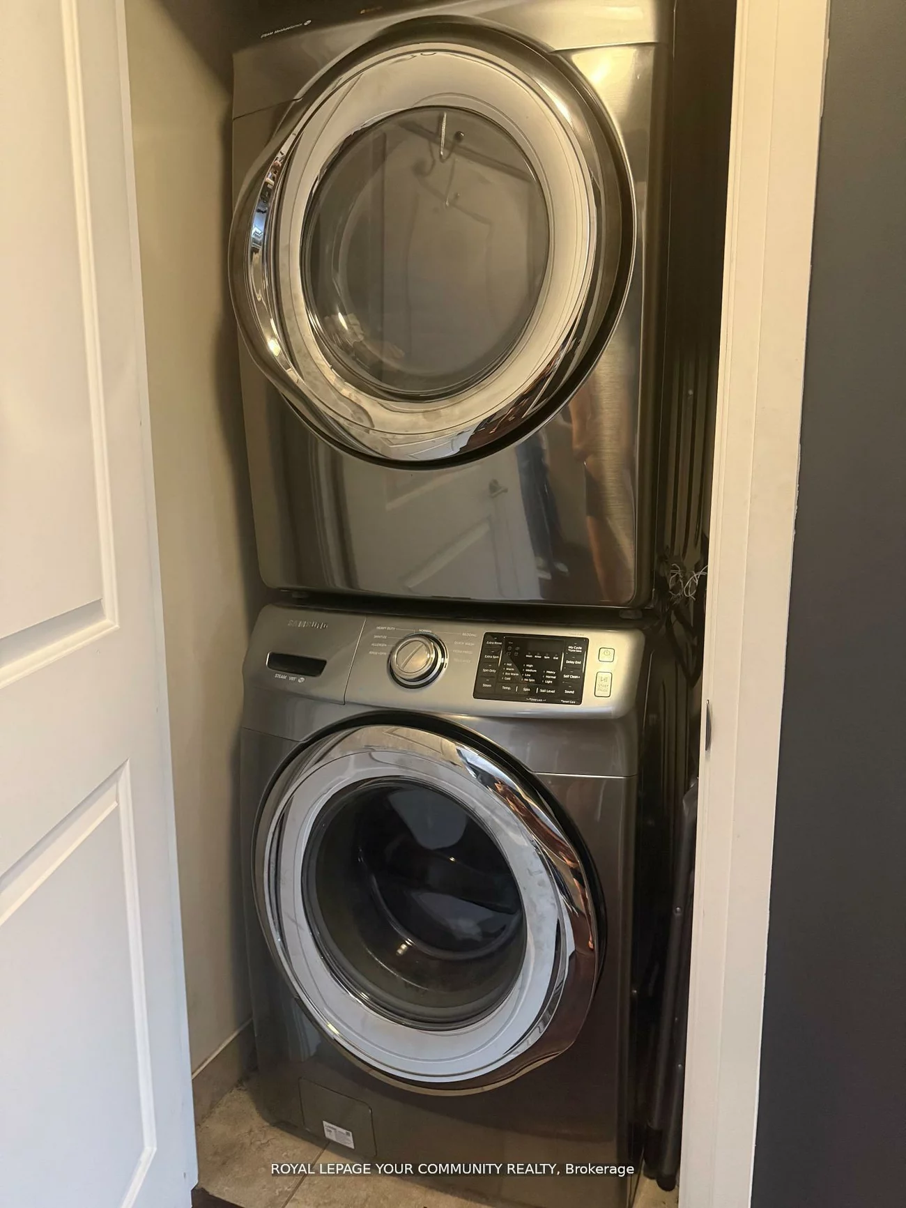 520, Steeles, Crestwood-Springfarm-Yorkhill, Vaughan