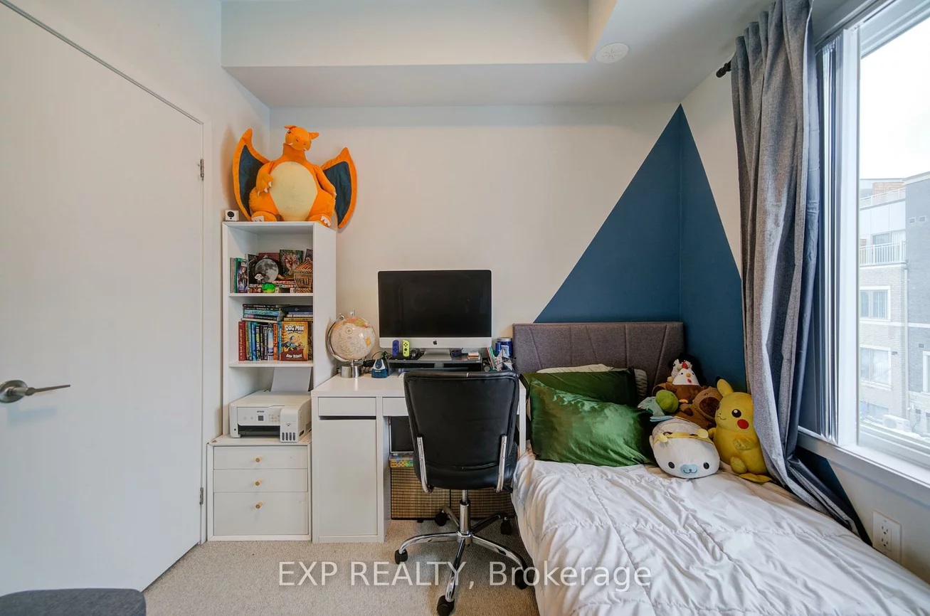 131, Honeycrisp, Vaughan Corporate Centre, Vaughan