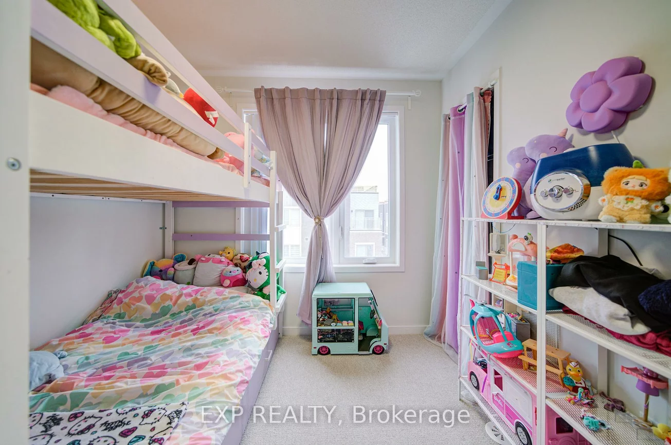 131, Honeycrisp, Vaughan Corporate Centre, Vaughan