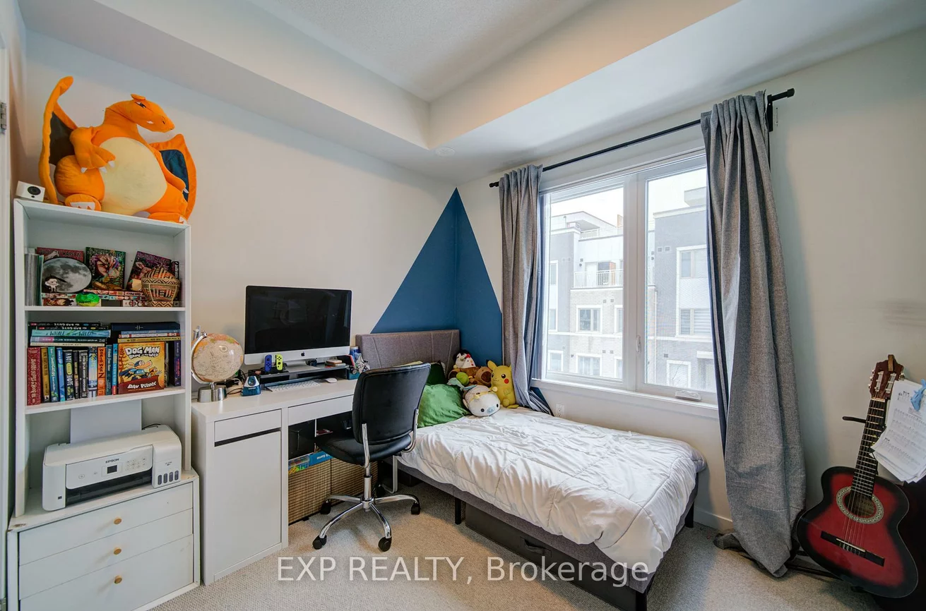 131, Honeycrisp, Vaughan Corporate Centre, Vaughan