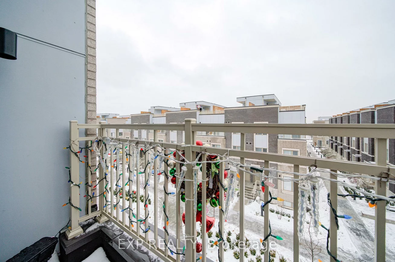 131, Honeycrisp, Vaughan Corporate Centre, Vaughan