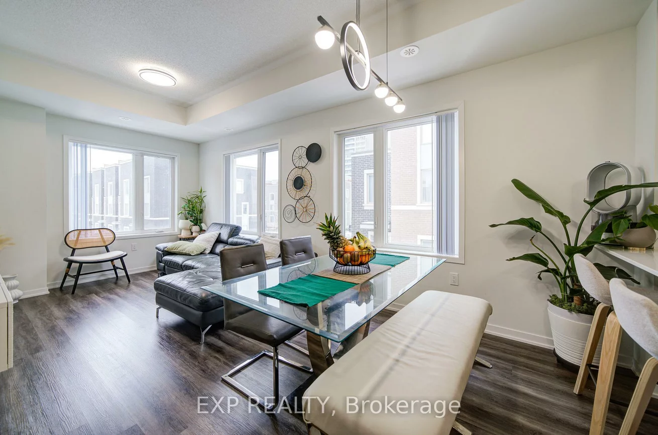 131, Honeycrisp, Vaughan Corporate Centre, Vaughan