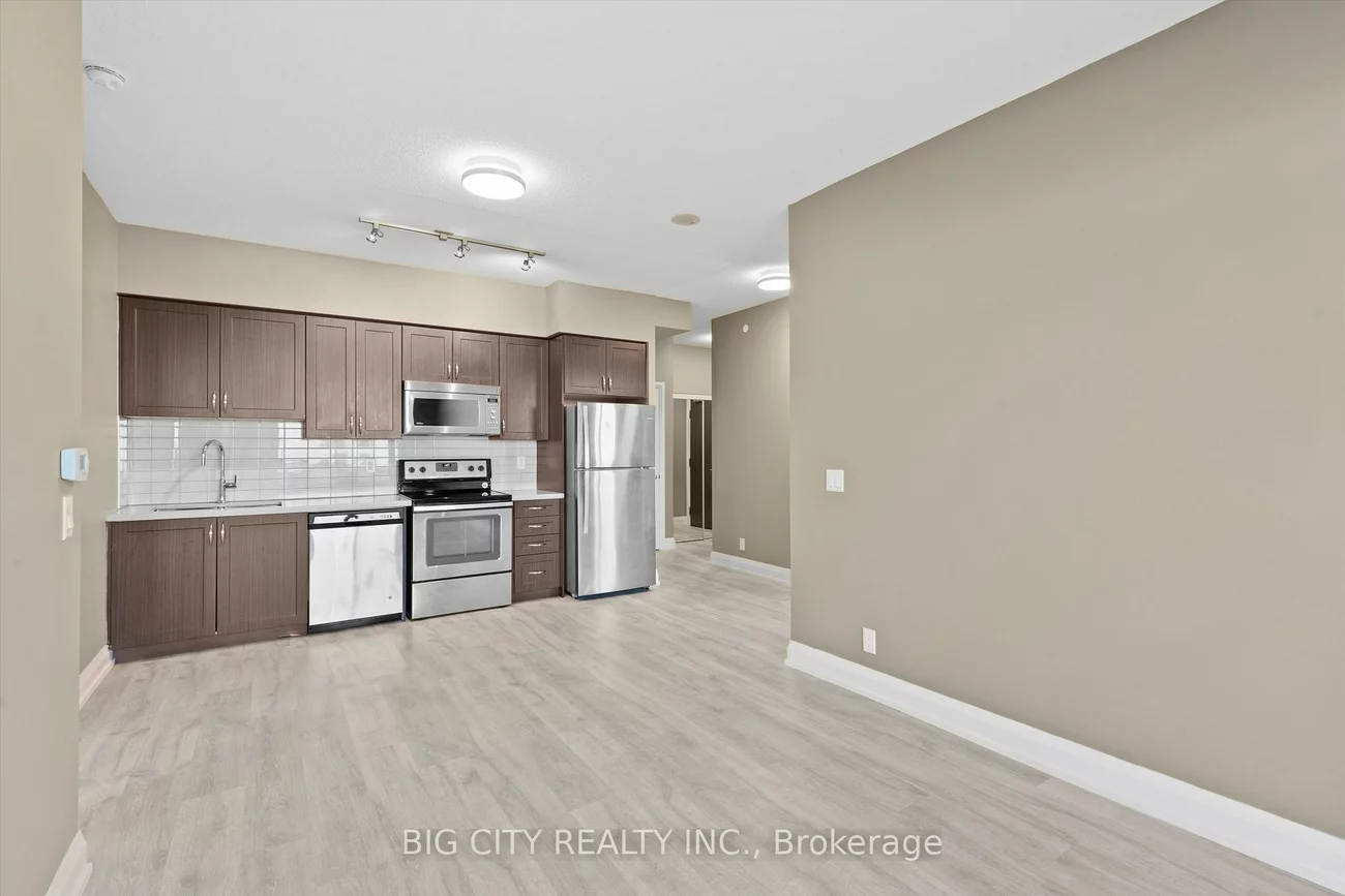 7890, Bathurst, Beverley Glen, Vaughan