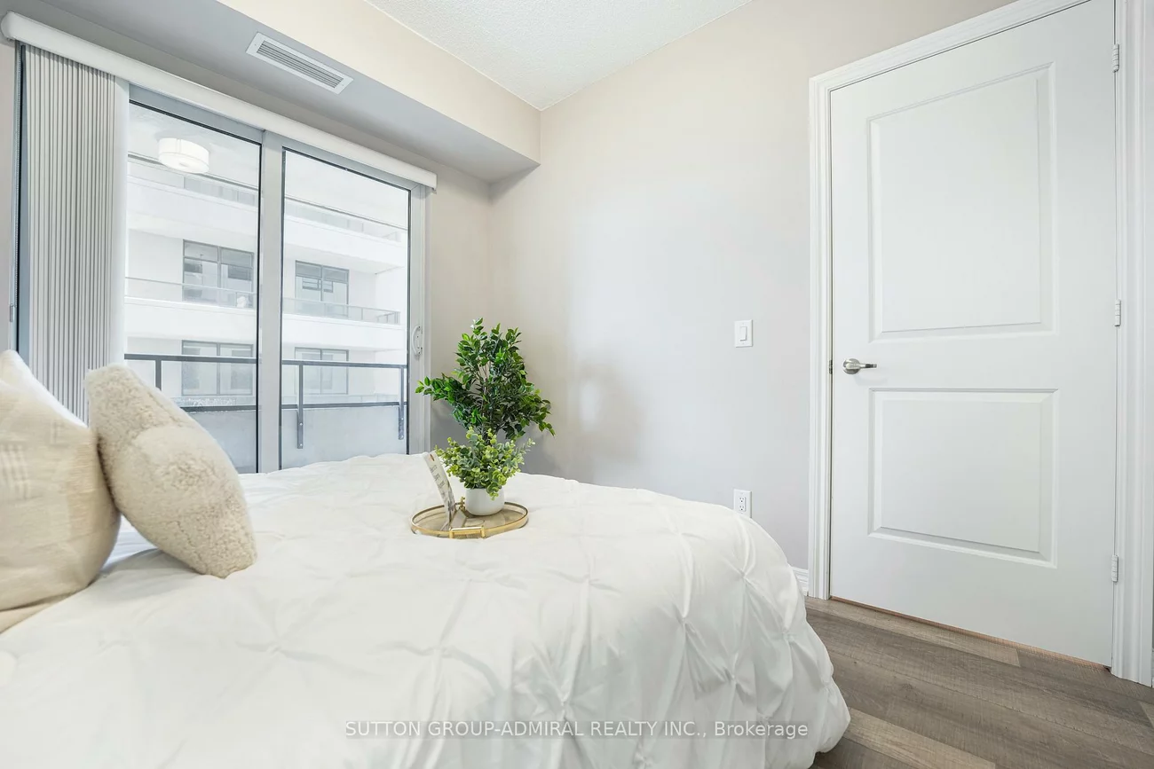 9255, Jane, Maple, Vaughan