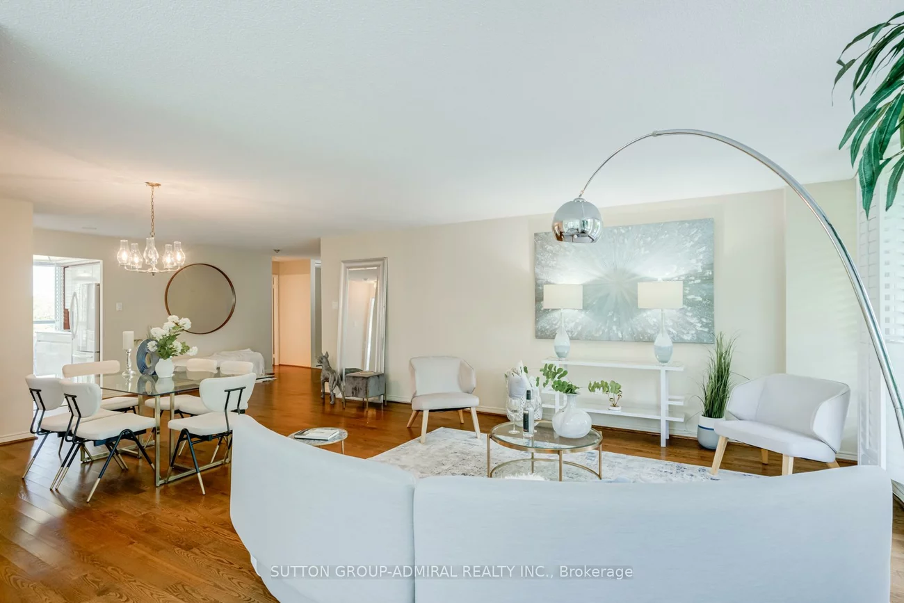 7250, Yonge, Crestwood-Springfarm-Yorkhill, Vaughan