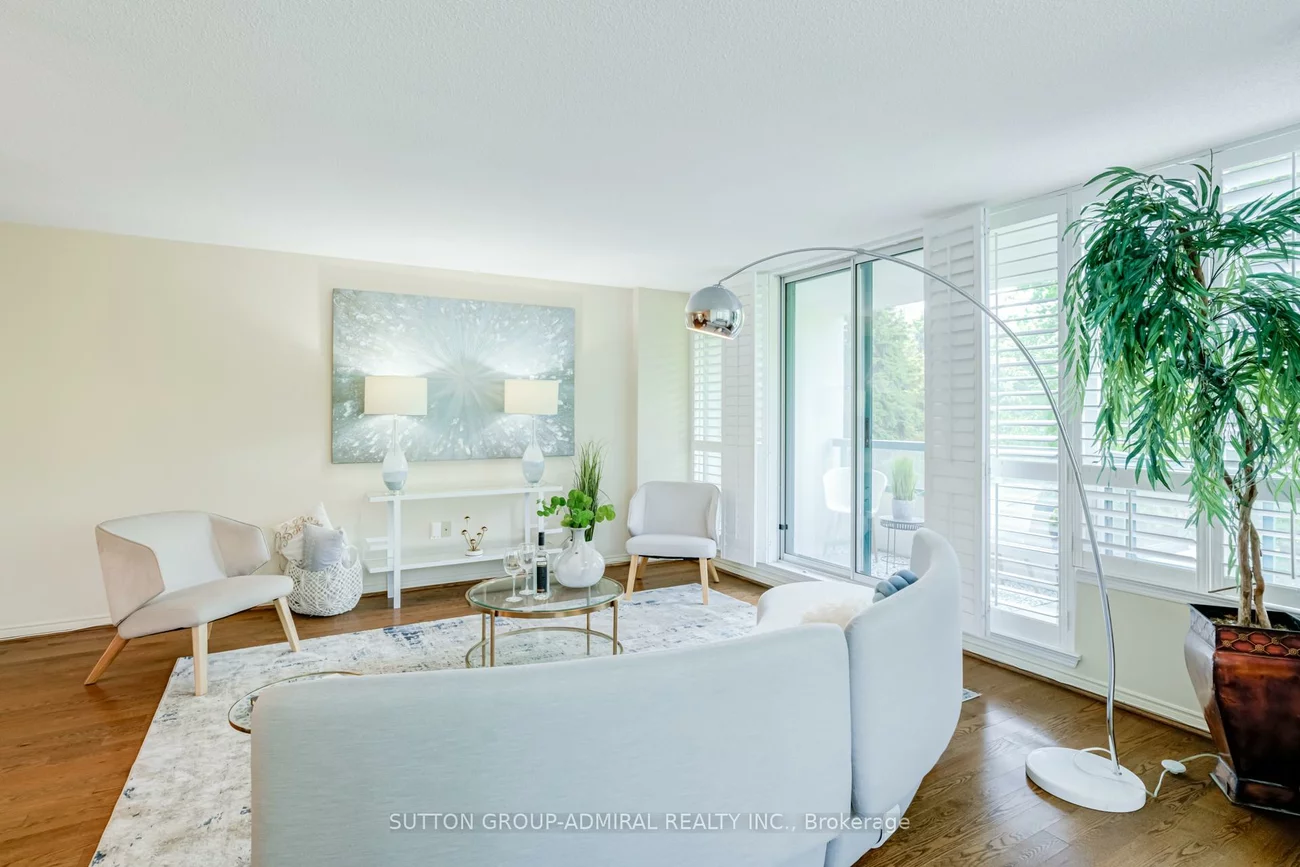 7250, Yonge, Crestwood-Springfarm-Yorkhill, Vaughan