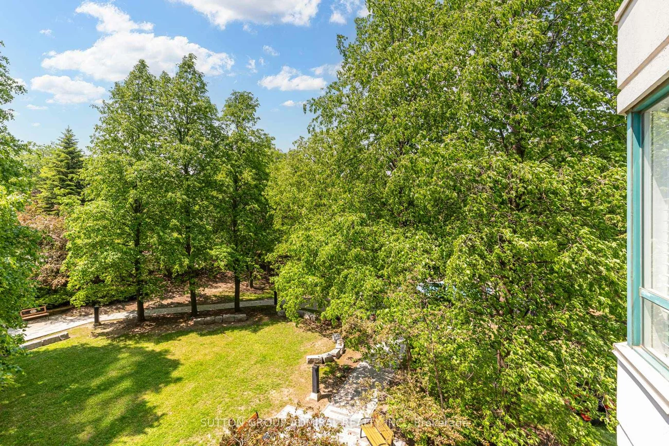 7250, Yonge, Crestwood-Springfarm-Yorkhill, Vaughan