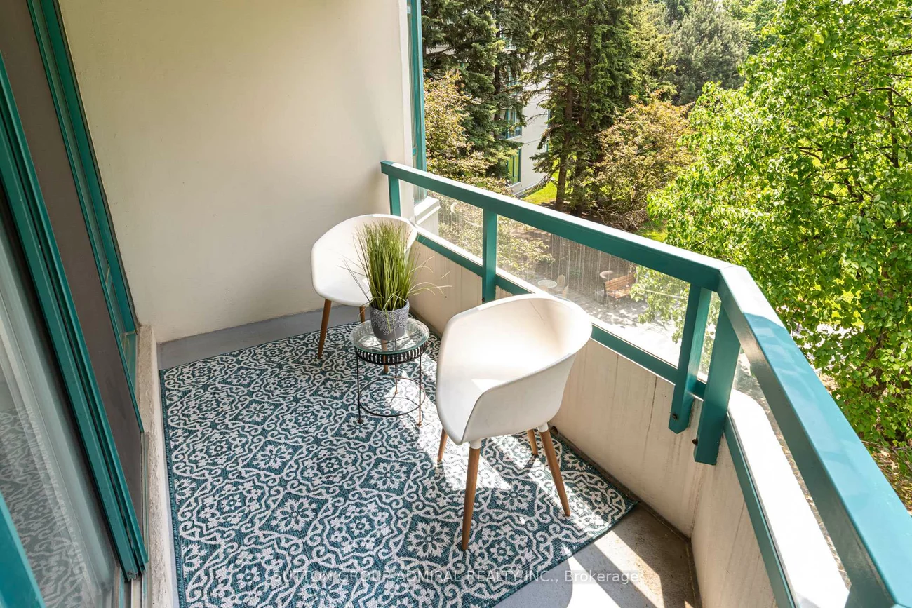 7250, Yonge, Crestwood-Springfarm-Yorkhill, Vaughan