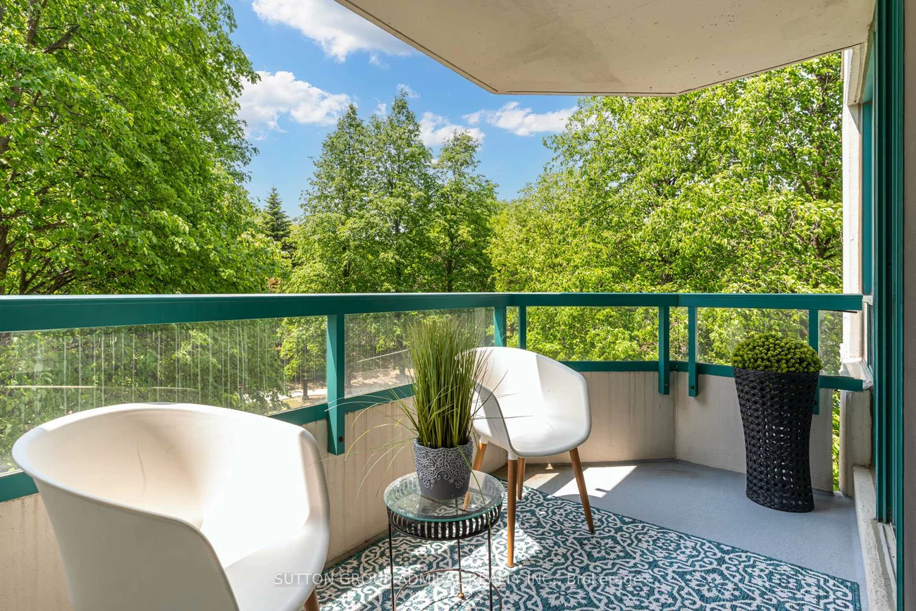 7250, Yonge, Crestwood-Springfarm-Yorkhill, Vaughan