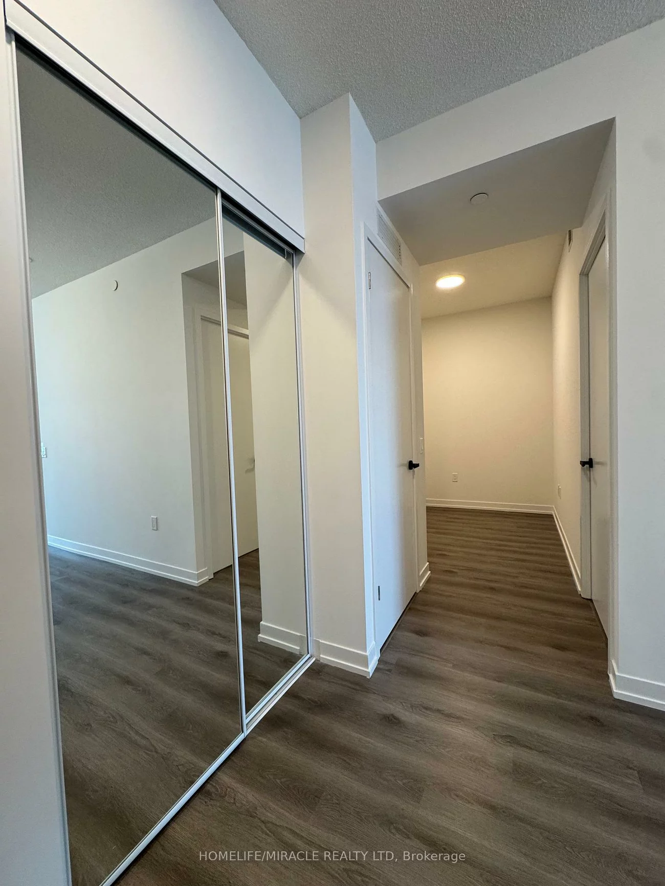 225, Commerce, Vaughan Corporate Centre, Vaughan