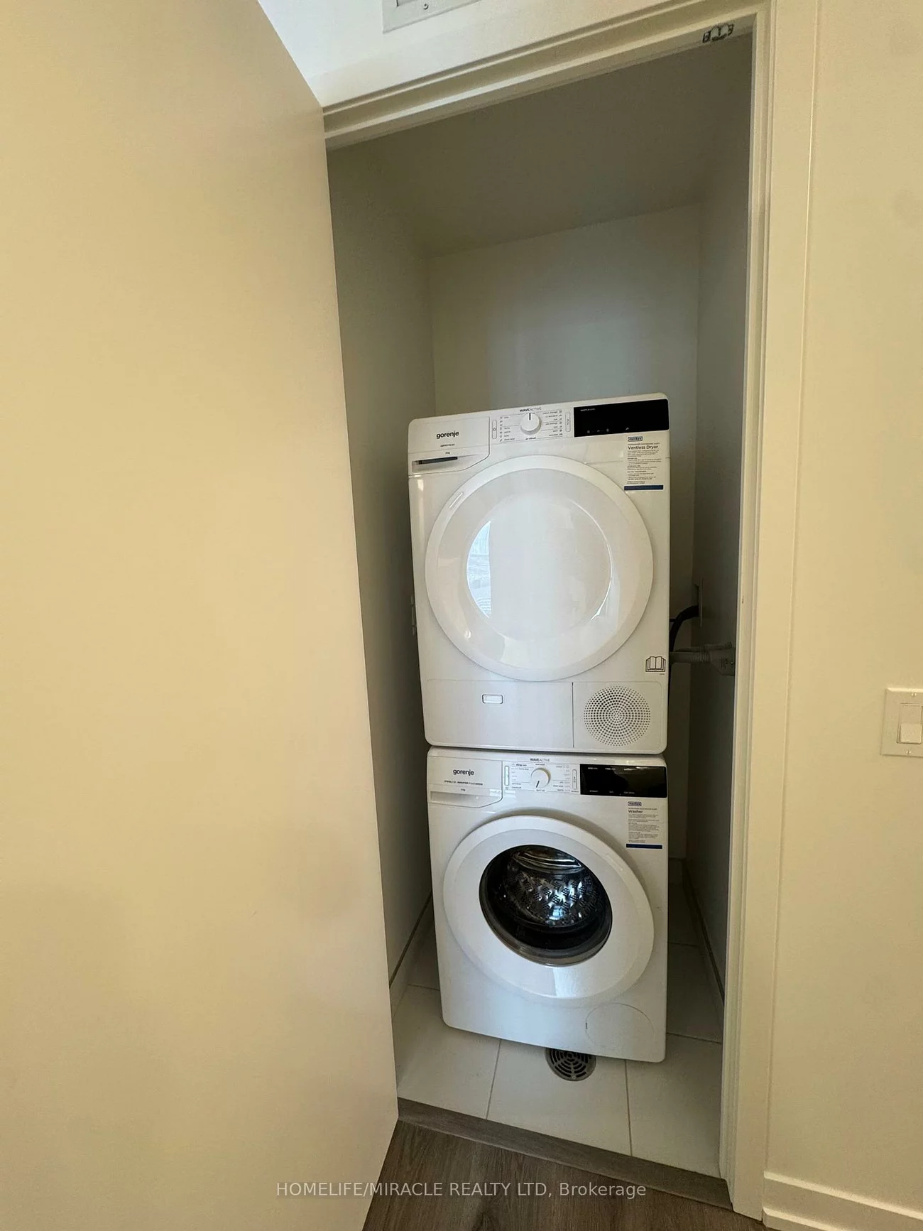 225, Commerce, Vaughan Corporate Centre, Vaughan