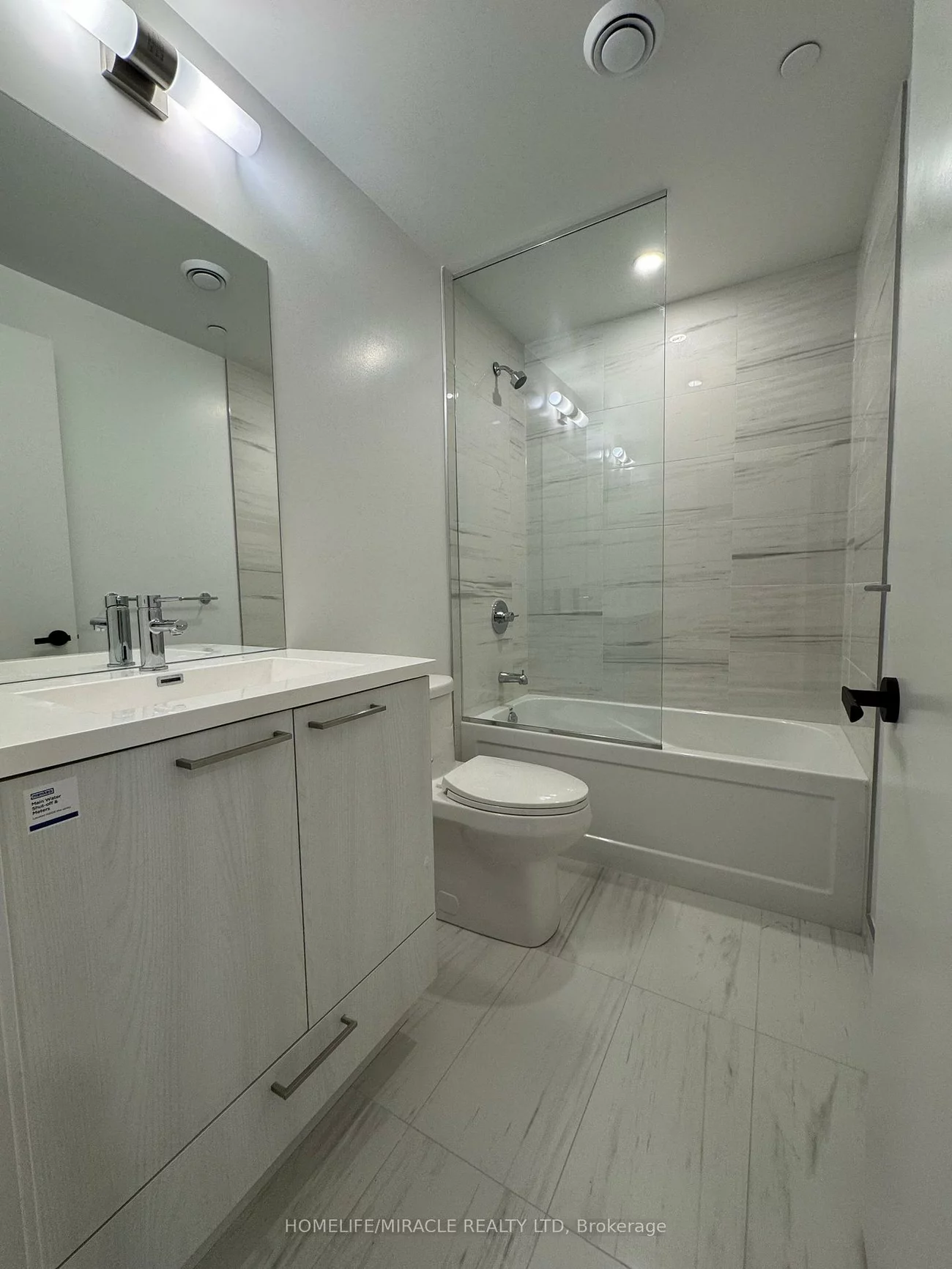 225, Commerce, Vaughan Corporate Centre, Vaughan