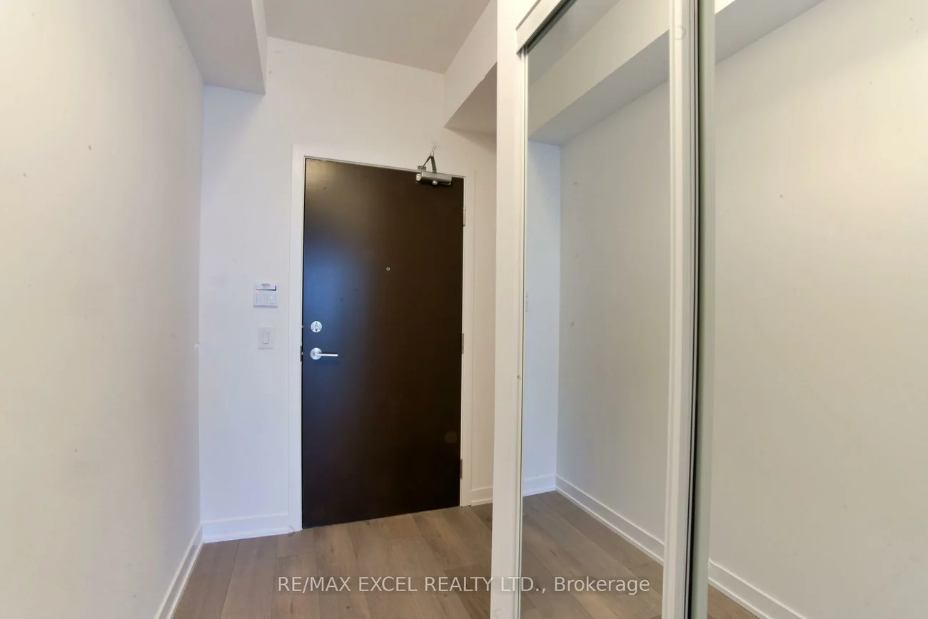 38, Honeycrisp, Vaughan Corporate Centre, Vaughan