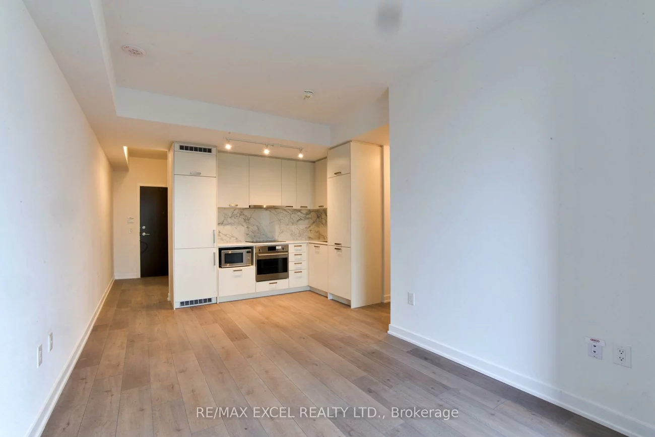 38, Honeycrisp, Vaughan Corporate Centre, Vaughan