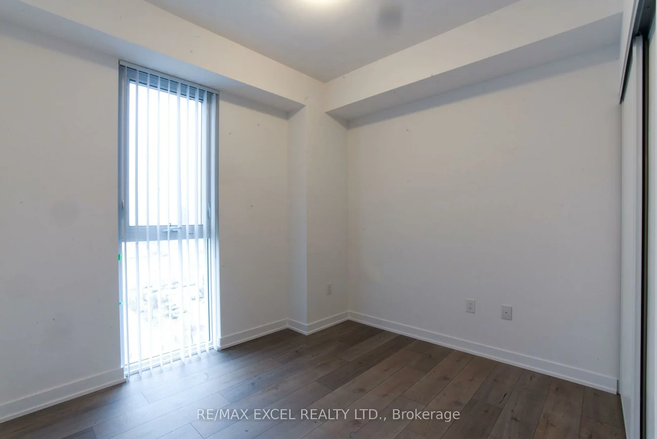 38, Honeycrisp, Vaughan Corporate Centre, Vaughan