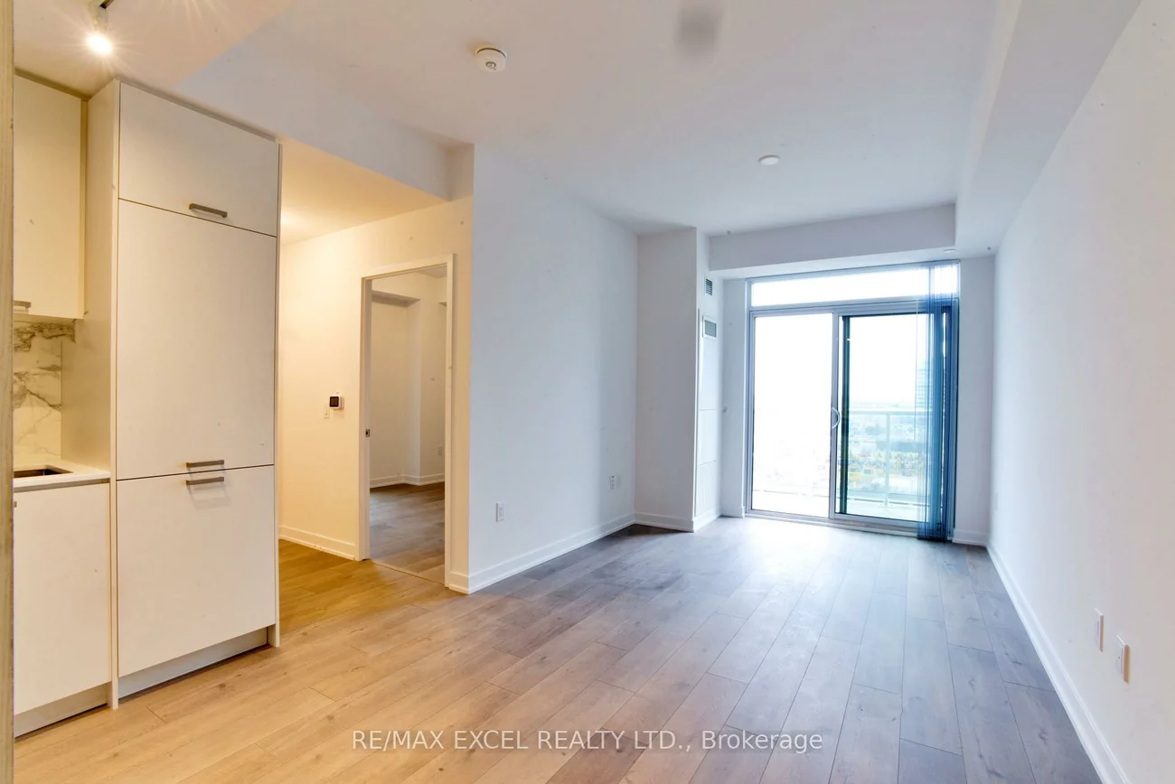 38, Honeycrisp, Vaughan Corporate Centre, Vaughan