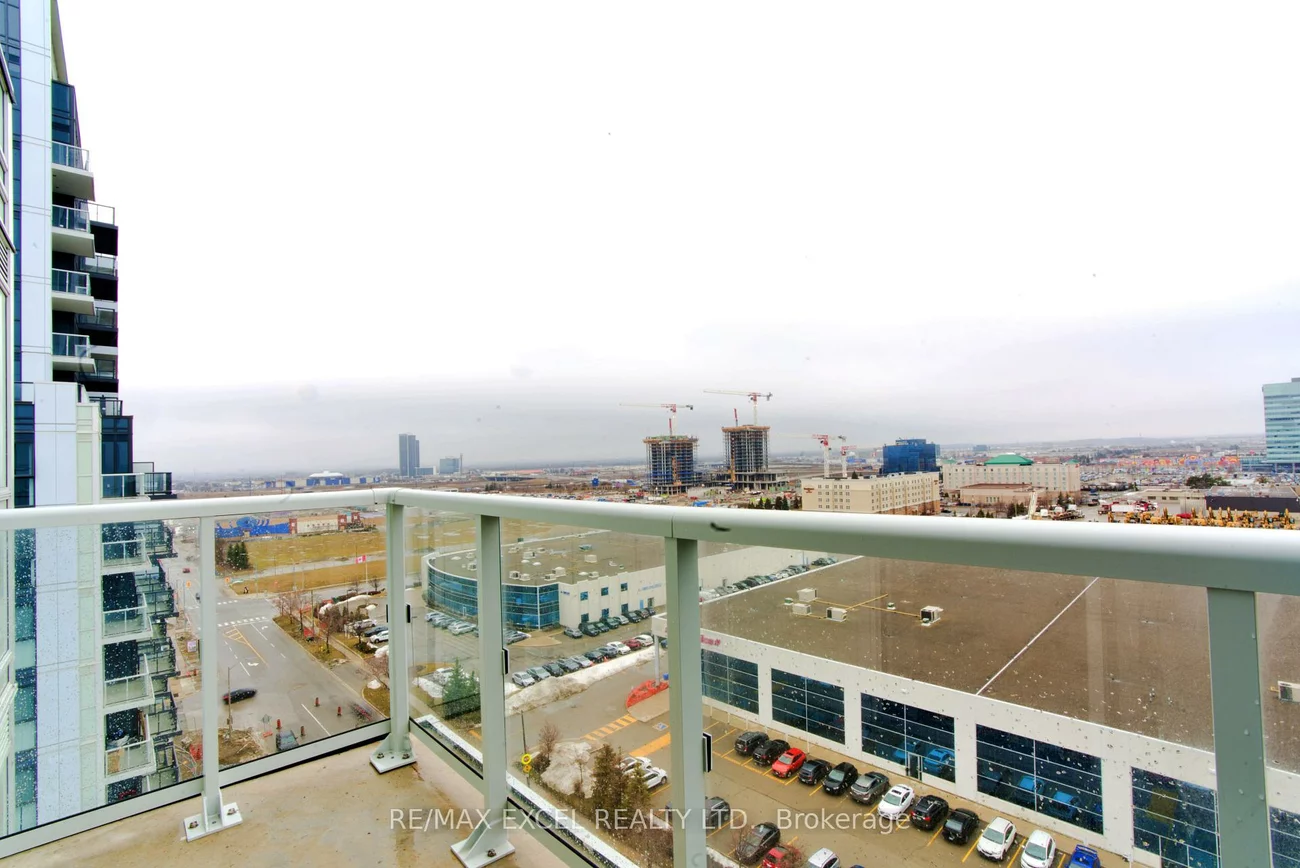 38, Honeycrisp, Vaughan Corporate Centre, Vaughan