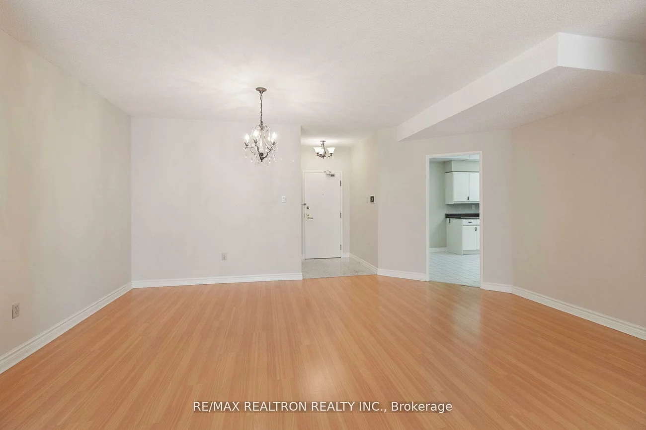 333, Clark, Crestwood-Springfarm-Yorkhill, Vaughan