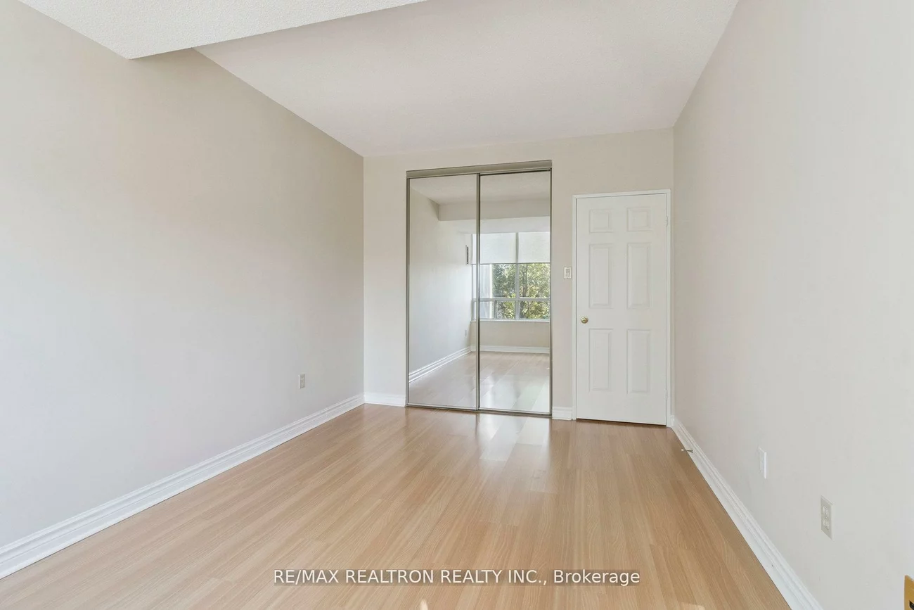 333, Clark, Crestwood-Springfarm-Yorkhill, Vaughan