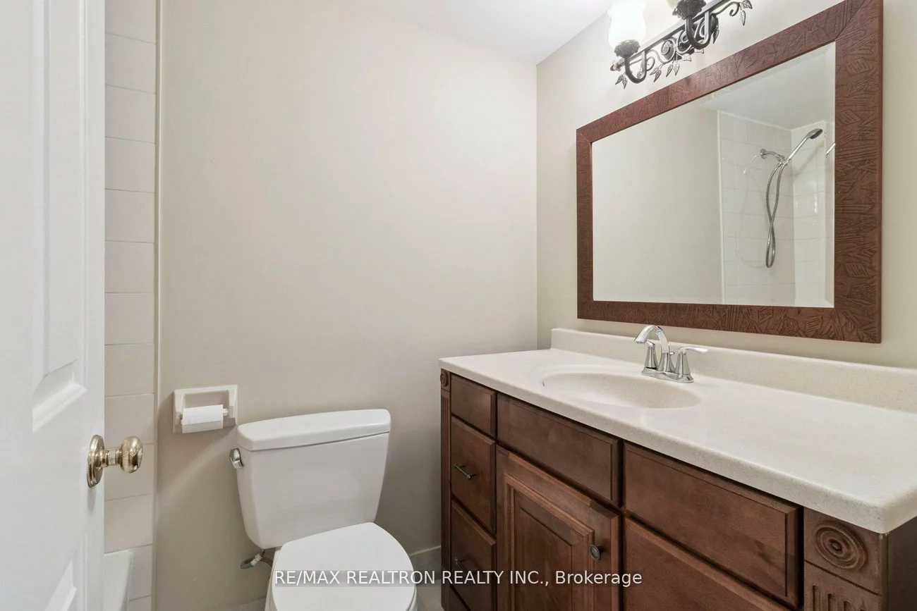 333, Clark, Crestwood-Springfarm-Yorkhill, Vaughan