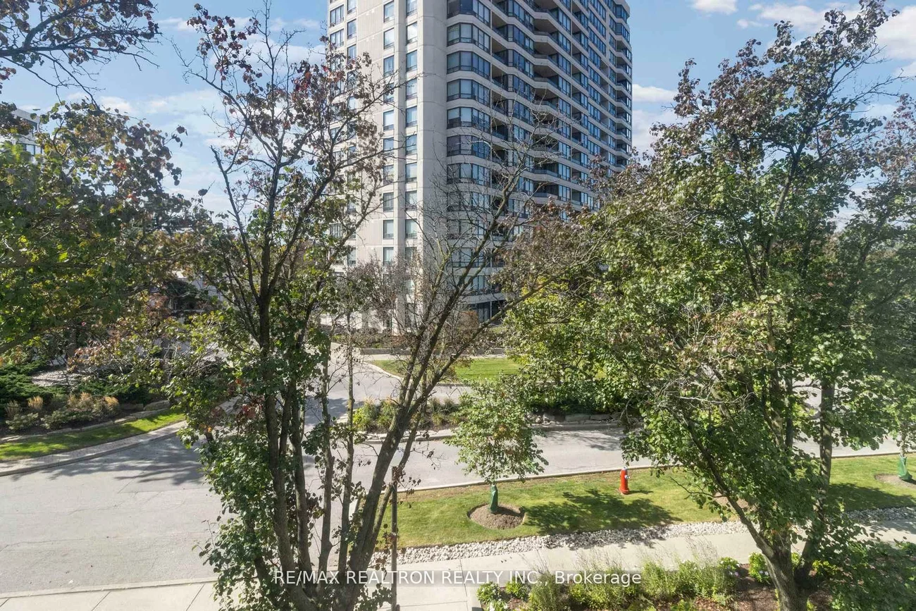 333, Clark, Crestwood-Springfarm-Yorkhill, Vaughan