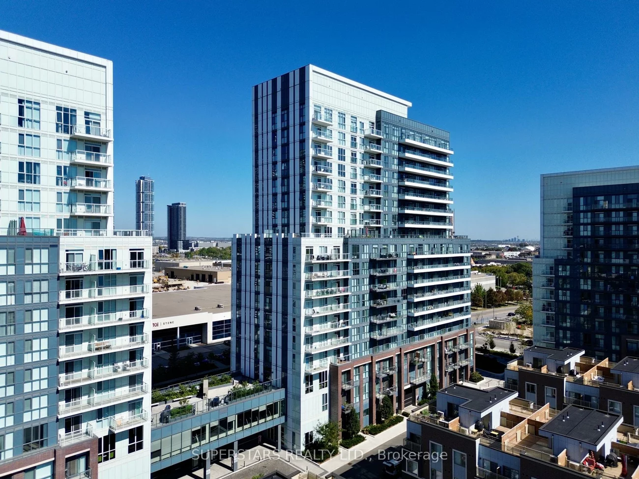 38, Honeycrisp, Vaughan Corporate Centre, Vaughan