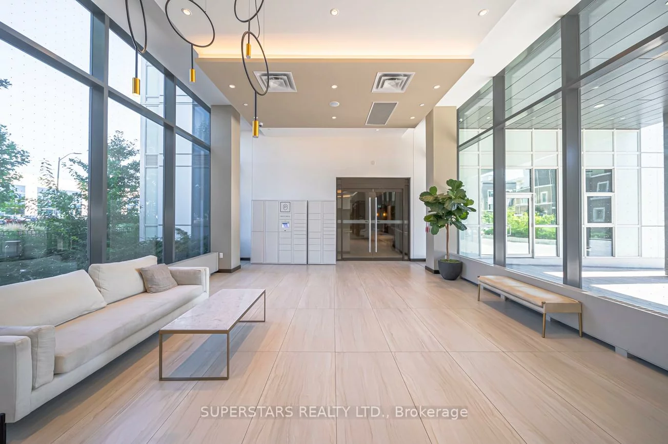 38, Honeycrisp, Vaughan Corporate Centre, Vaughan