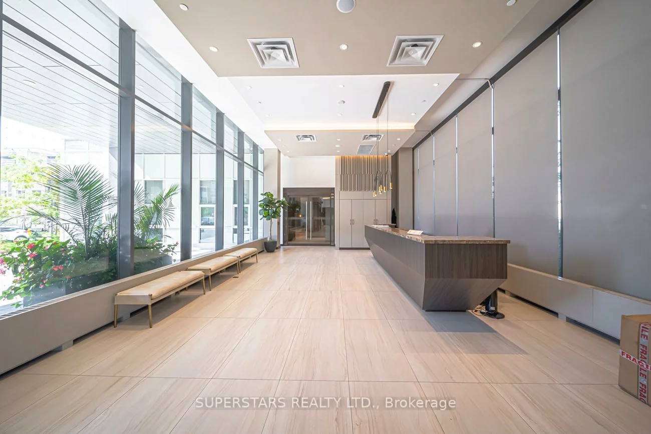 38, Honeycrisp, Vaughan Corporate Centre, Vaughan