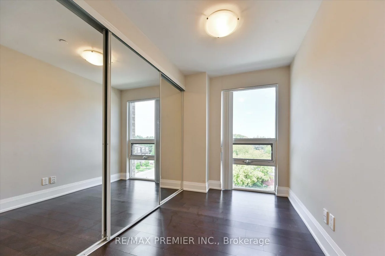 8302, Islington, Islington Woods, Vaughan